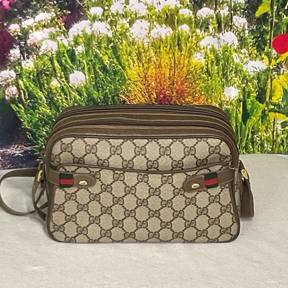 Gucci Handbags - Gucci vintage GG Supreme Web Sherry Line Shoulder Bag